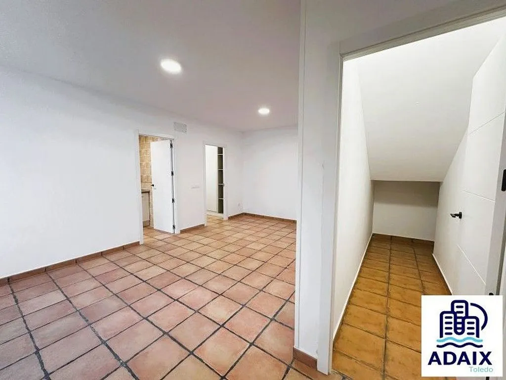 Vannitoad - Modern Flat with Balcony in Santa Olalla