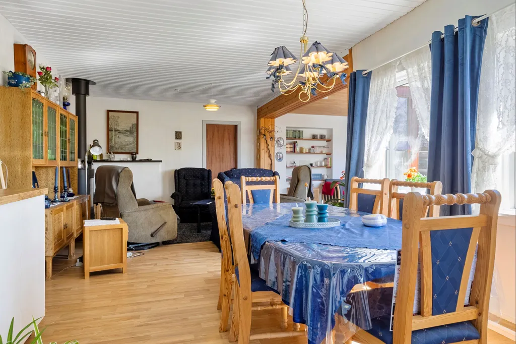 Söögituba - Updated Villa with Sea View in Sæby