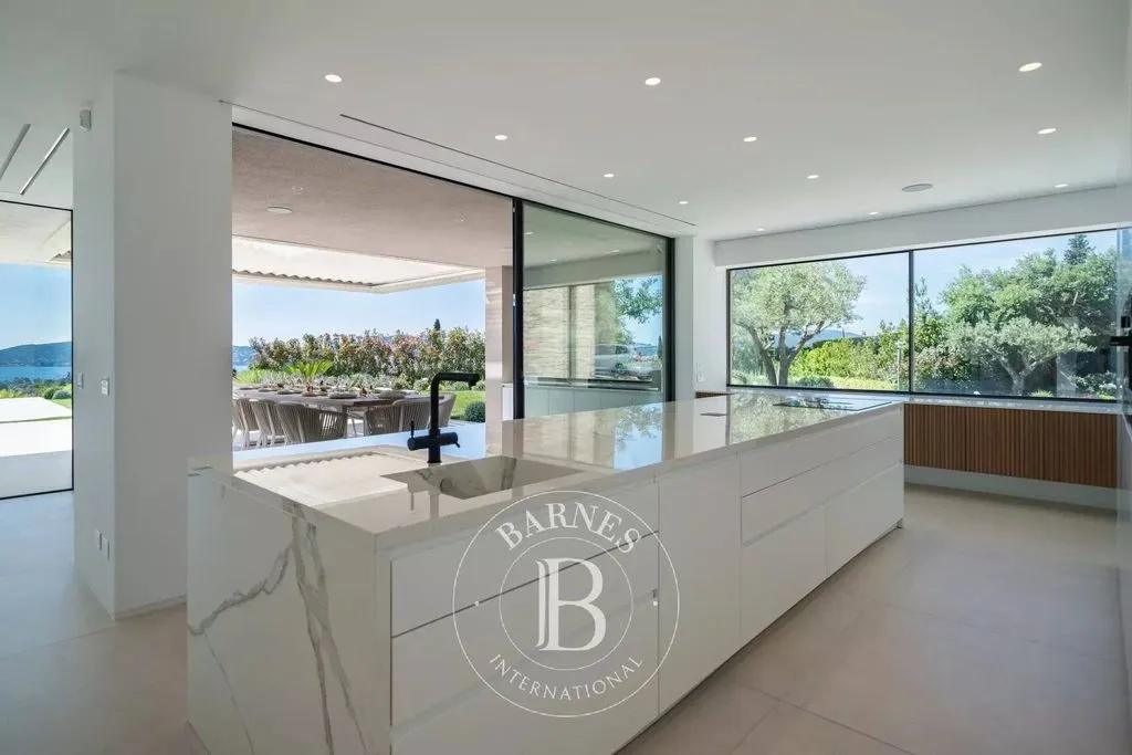 Kitchen - Luxury Villa with Sea View in Grimaud