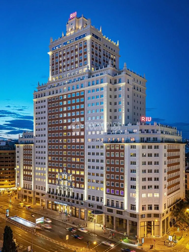 Exterior - Commercial Property with Lottery Office in Madrid