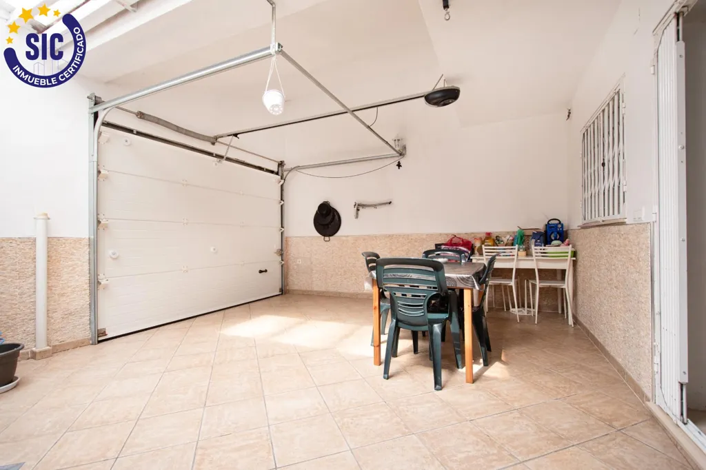 Garaaž - Detached House with Open Views in Benimuslem