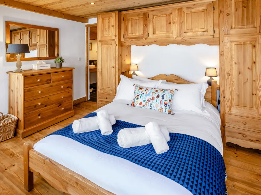 Bedrooms - Chalet with Ski-in/Ski-out Access in La Clusaz