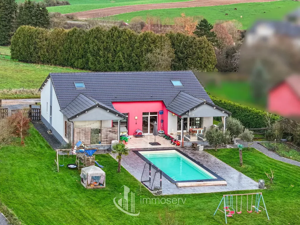 Vue aérienne - Villa avec Vue Panoramique et Piscine à Escherange