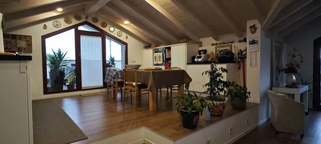 Salle à manger - Luxury Villa with Pool in Castronno
