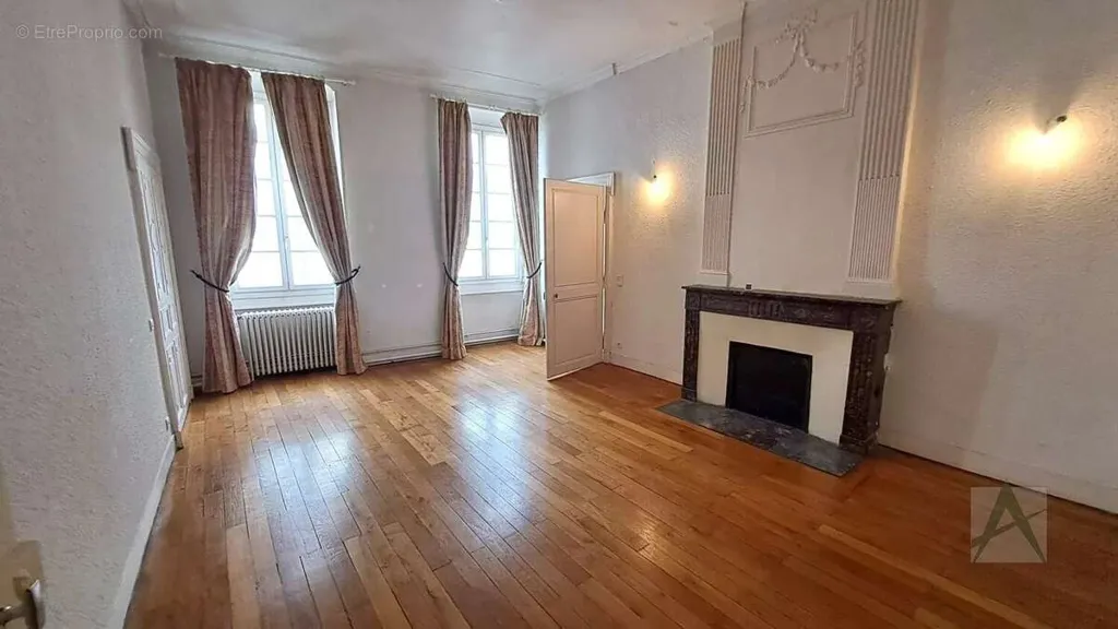 Elutuba - Luxury Apartment with High Ceilings in Chambéry