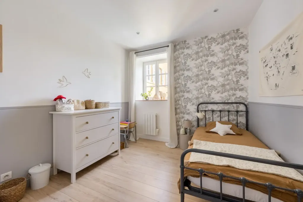 Magamistoad - Renovated House with Pool in Legny