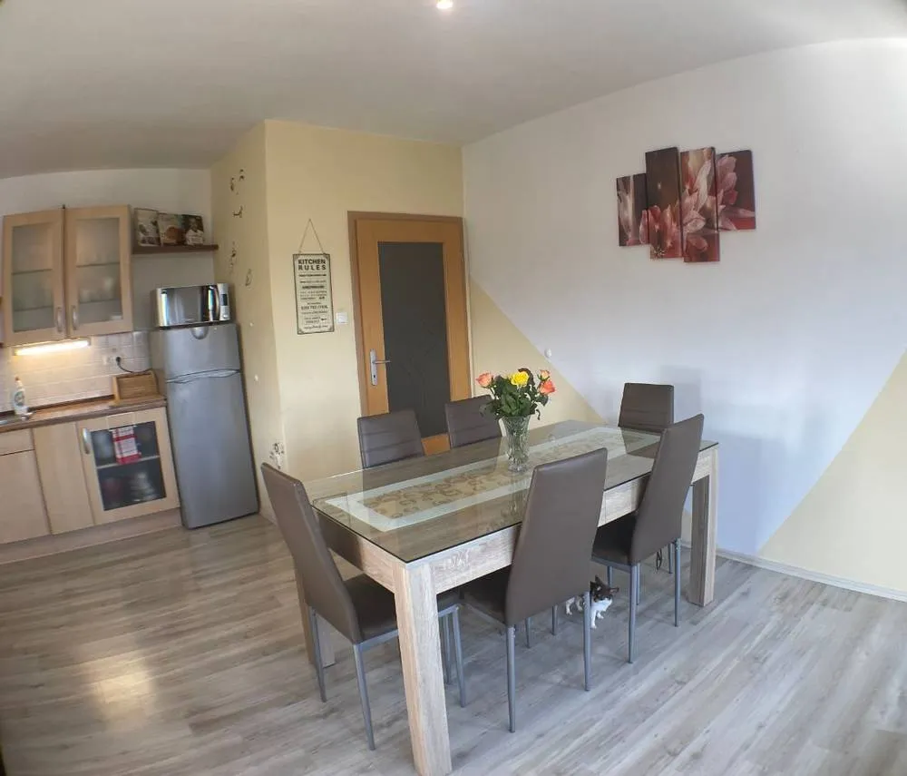 Salle à manger - Two-Storey House with Large Land in Medvode