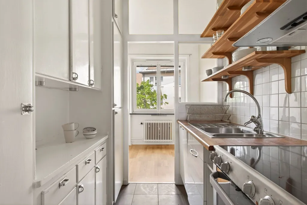Köök - Spacious Two-Bedroom Flat with Balcony in High Location