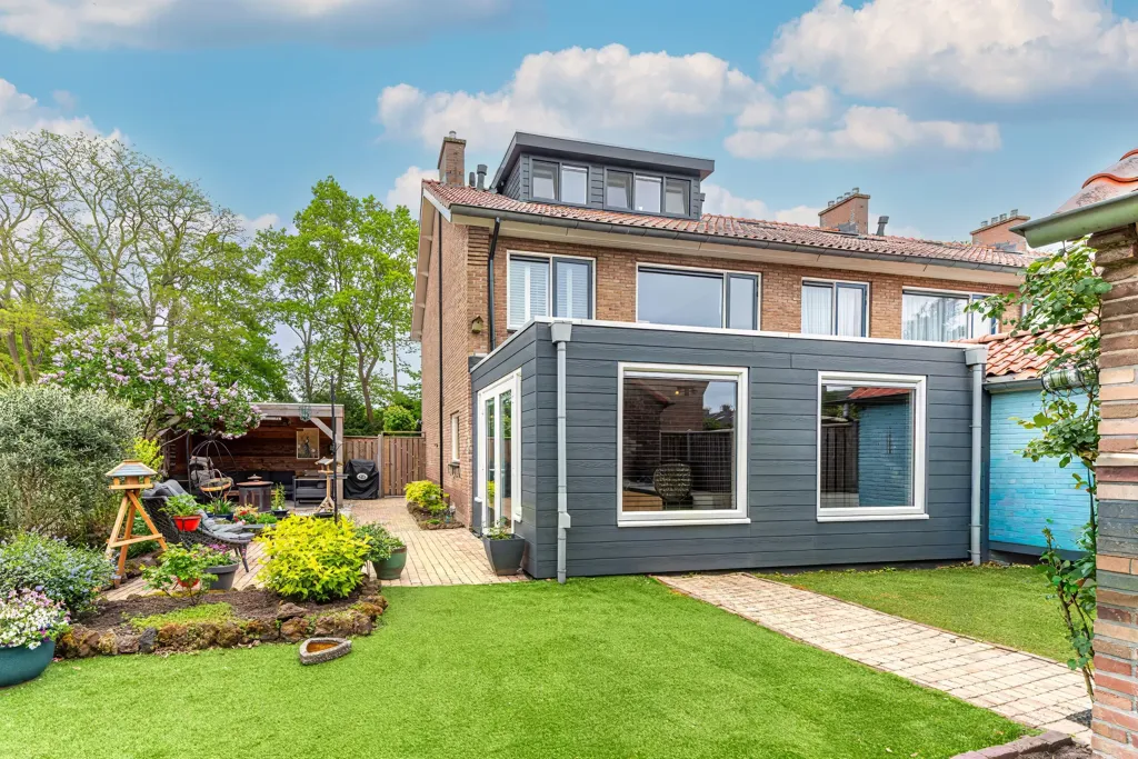 Garden - Modernised Corner House with Garden in Huizen