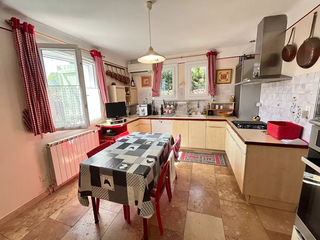 Cuisine - Villa avec Annexe et Piscine à Saignon