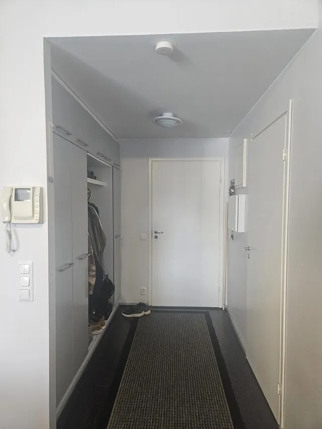 hallway_entrance