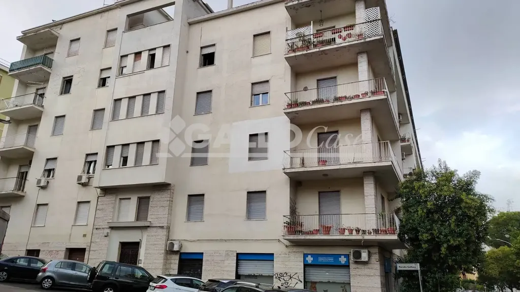 Välivaade - Three-Bedroom Apartment, Corner Location in Cosenza