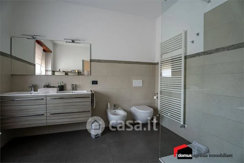 Bathrooms - Bifamiliar House with Garden in Zanè
