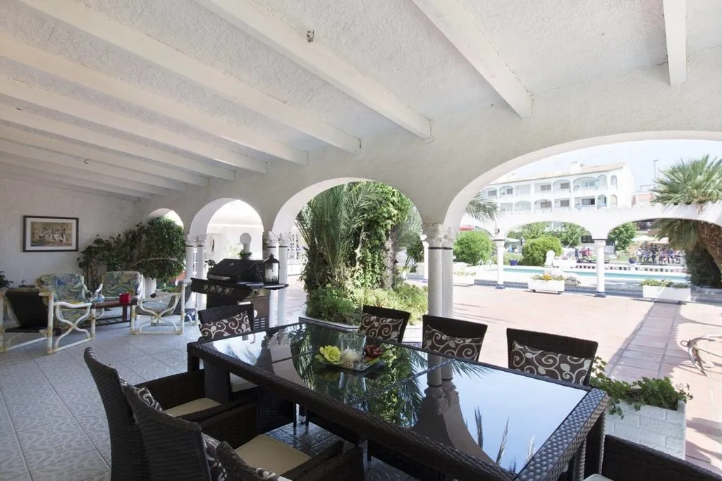 Terrasse - Luxury Detached House with Mooring in Empuriabrava