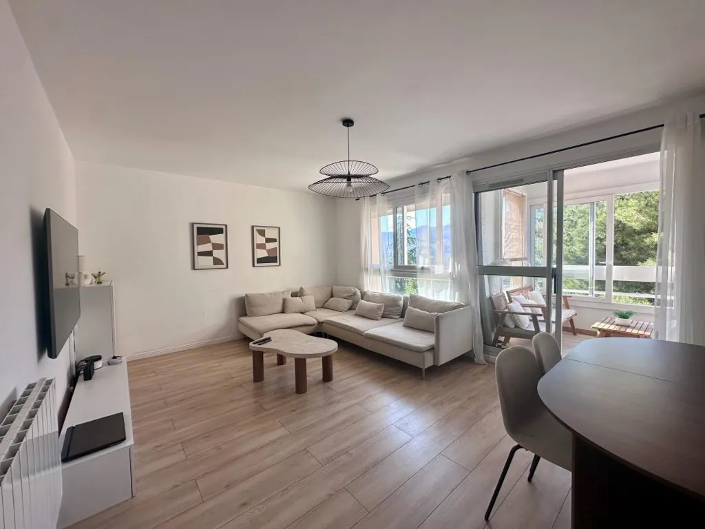 Séjour - Appartement T4 avec Loggias à Marseille 11ème