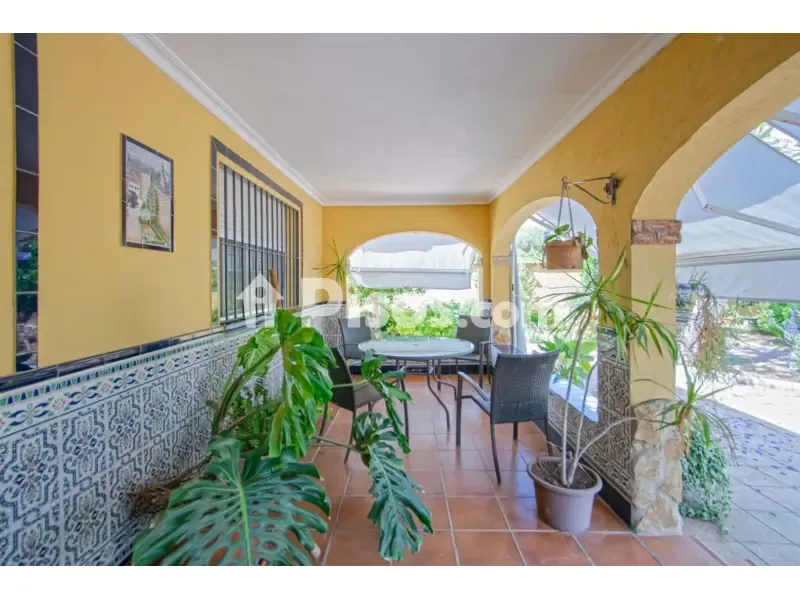 Terrass - Chalet with Extensive Garden in Nuevo Bulevar