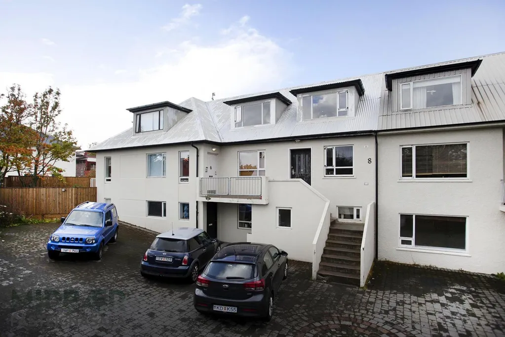 Välivaade - Triplex with Studio in Reykjavik
