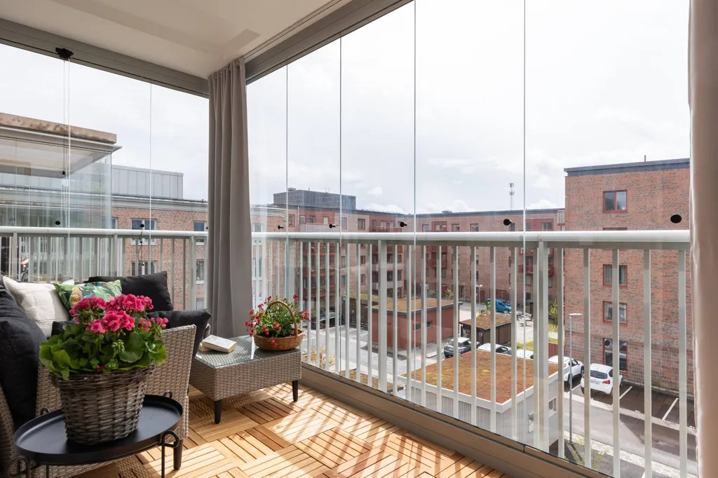 Rõdu - Apartment with Balcony in Stenbärsvägen