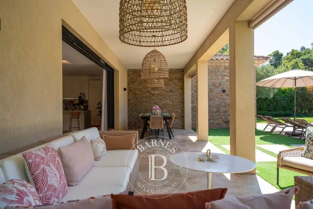 Terrace - Luxury Villa with Pool in Saint-Tropez