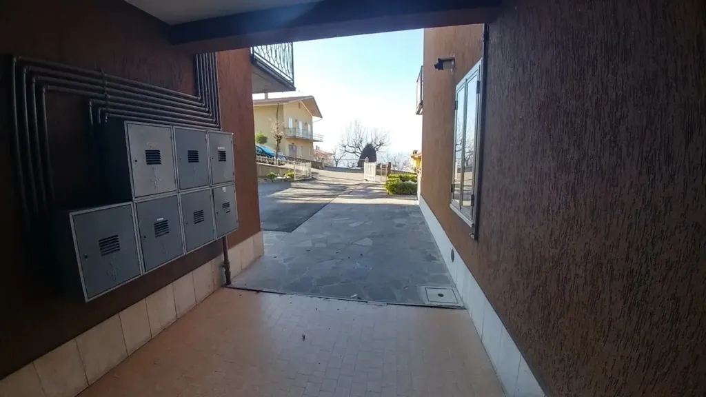 Entrée - Trilocale with Private Terrace in Zocca