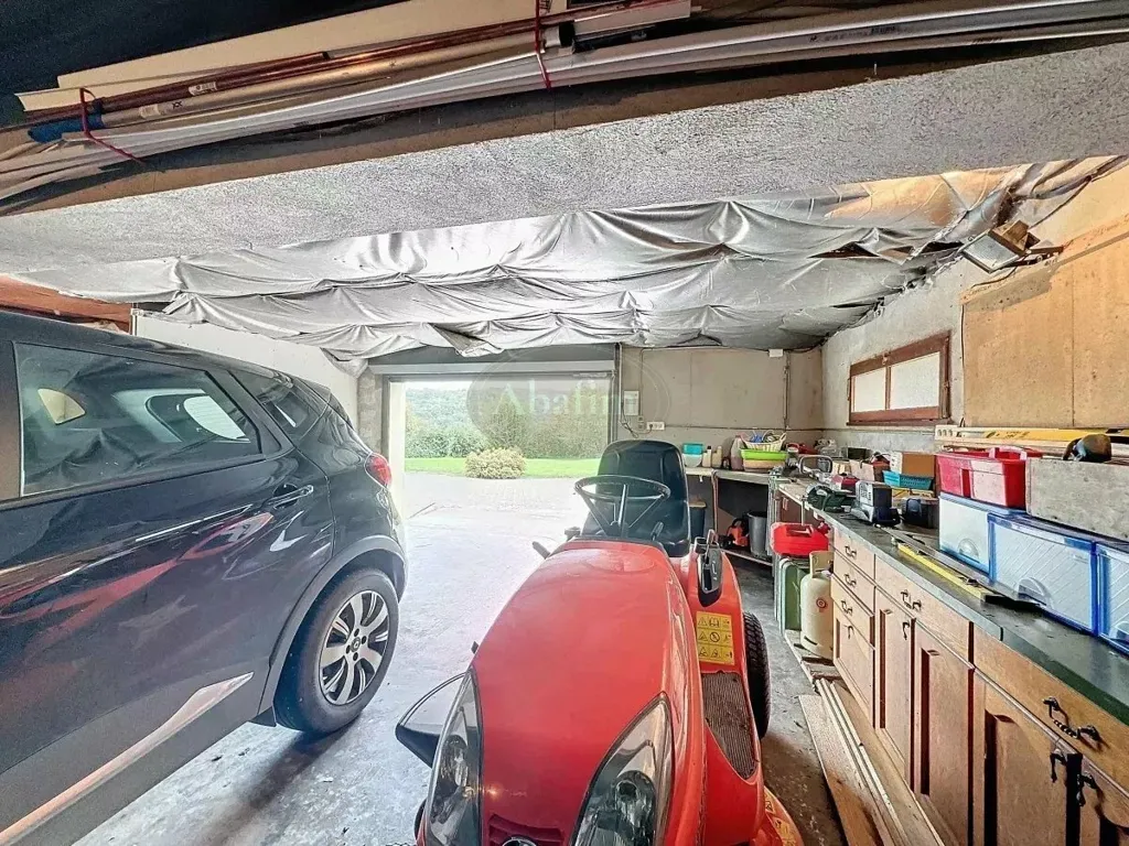 Garage - Bright Villa with Pool in Quiet Location
