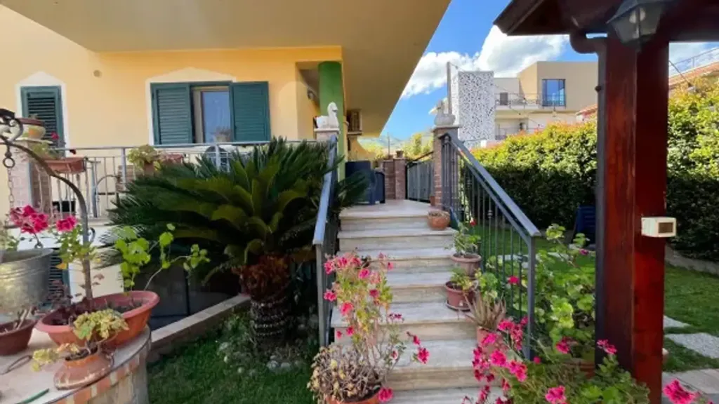 Terrass - Bifamiliar Villa with Sea View in Montepaone