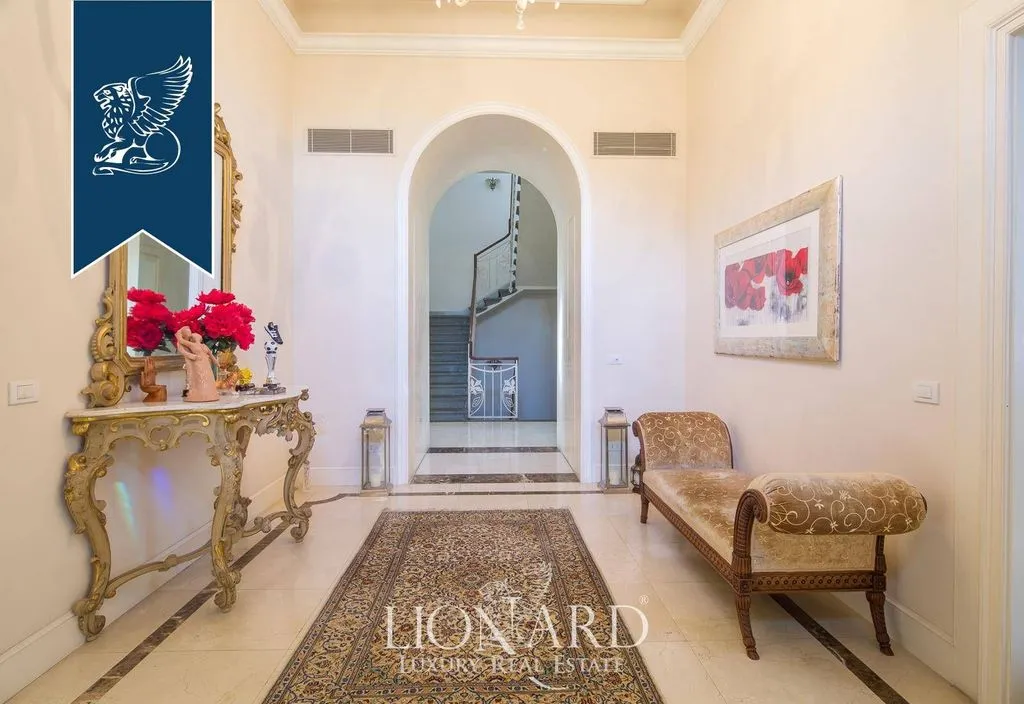 Esik - Refurbished Luxury Villa with Park in Lucca