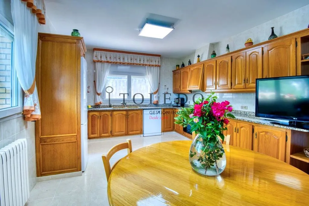 Cuisine - Luxury Villa with Pool in Santa Cristina d'Aro