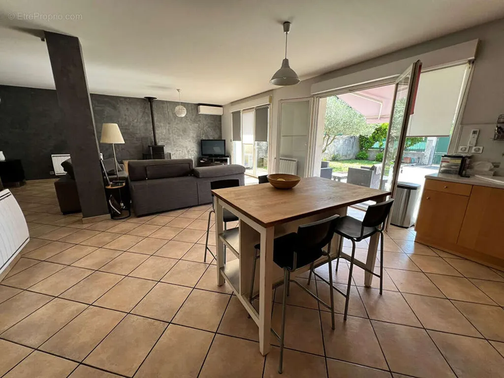 Köök - Charming House with Park View in Parilly