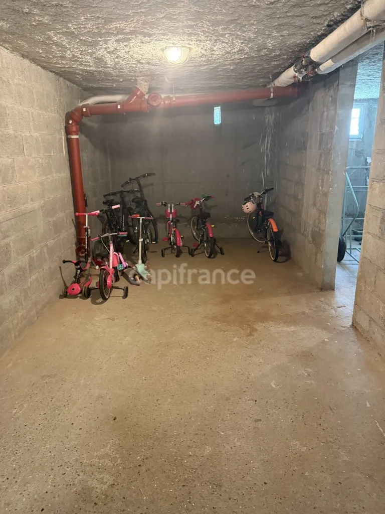 Garage - Appartement F4 Lumineux avec Parking à Montmorency