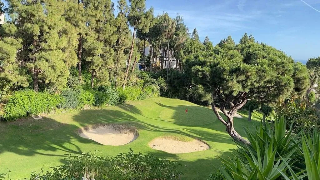 Aed - Ground Floor Apartment with Pool in Golf Area