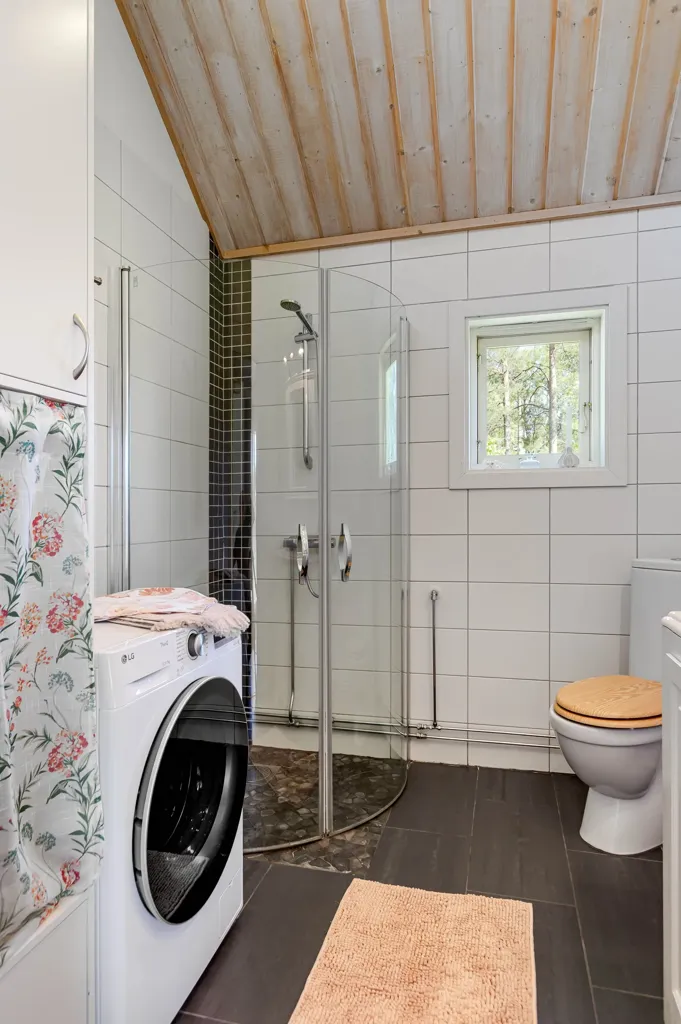 Bagni - Holiday Home with Lake View in Jönköping