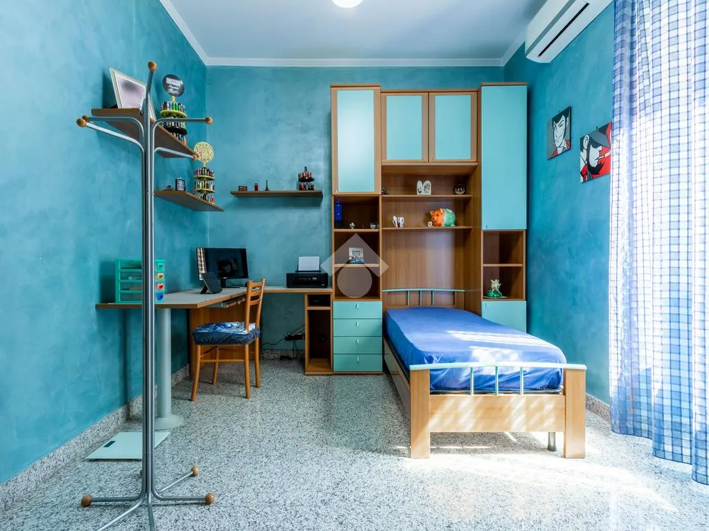 Chambres - 3-Room Apartment with Double Exposure in Rome
