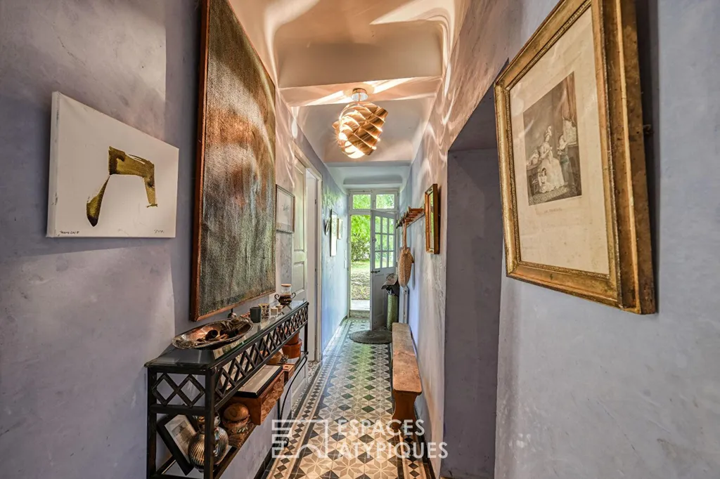 Esik - 17th-Century Bastide with Workshop in Luberon