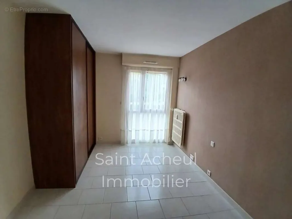 Chambres - Appartement Lumineux avec Cave au Quartier Quebec