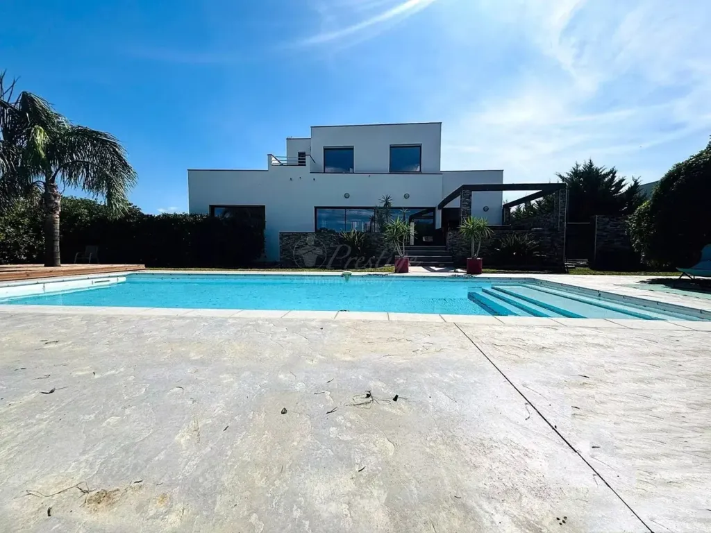Piscine - Villa d'Architecte avec Piscine à Perpignan