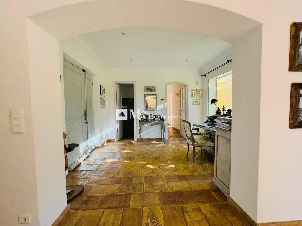 Esik - Provençal Villa with Vineyard View in Grimaud