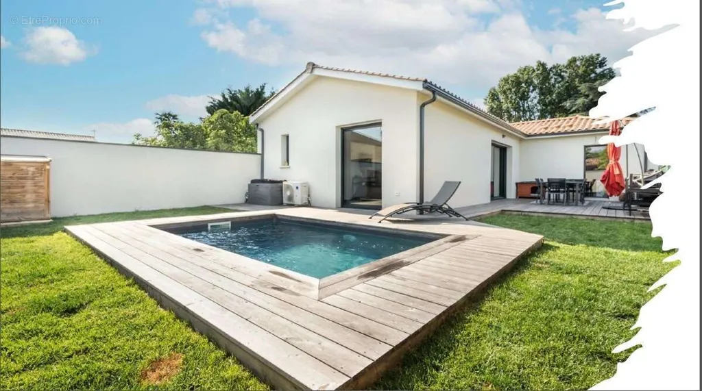 Bassein - Buildable Land with Construction Potential in Gauriaguet