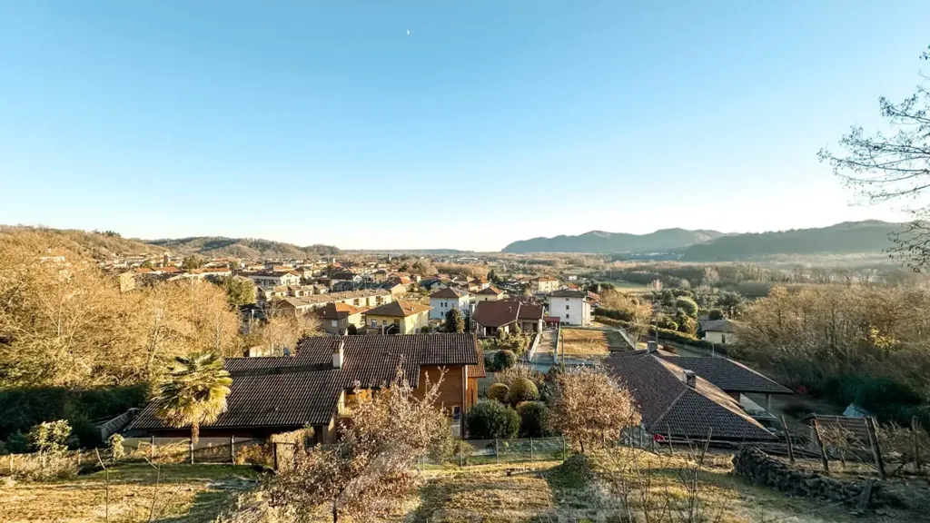 Rustic Villa with Garden in Grignasco