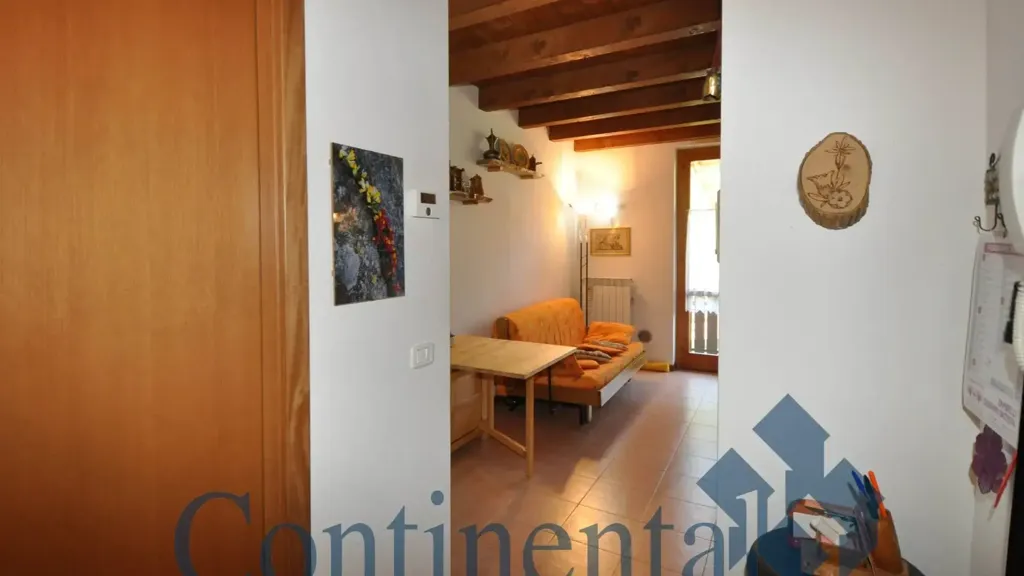 Entrée - Modern Apartment with Balcony in Lenna