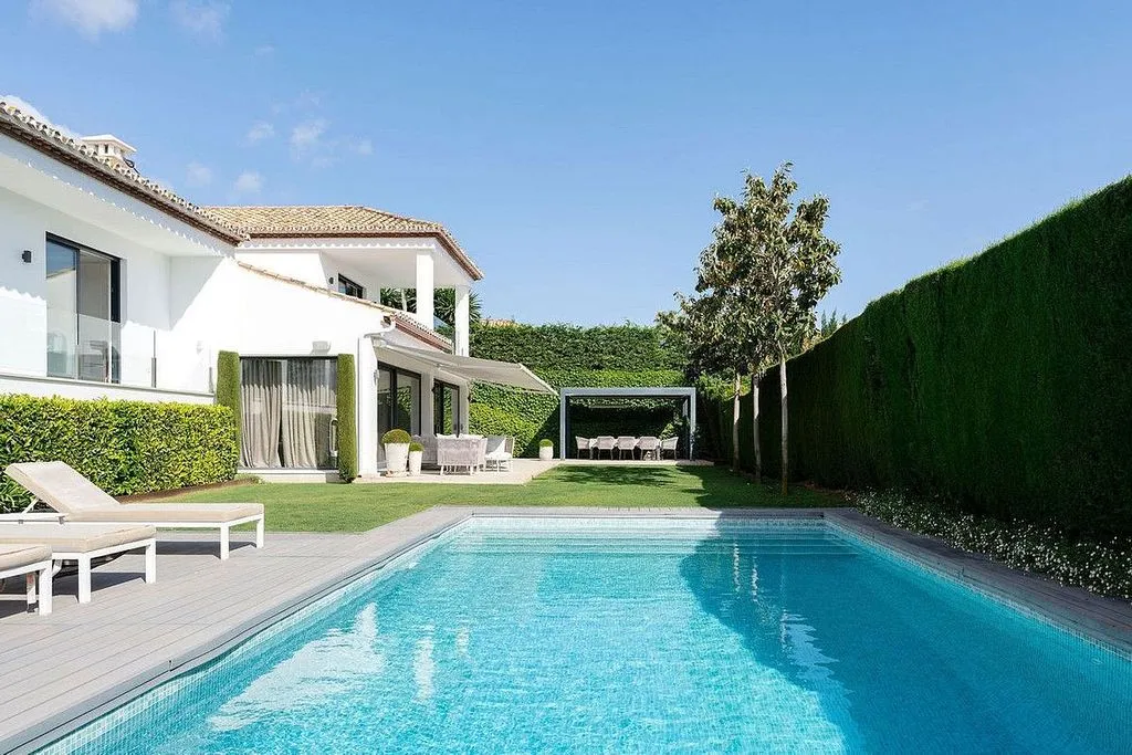 Piscine - Chalet with Pool and Terrace in Old Town