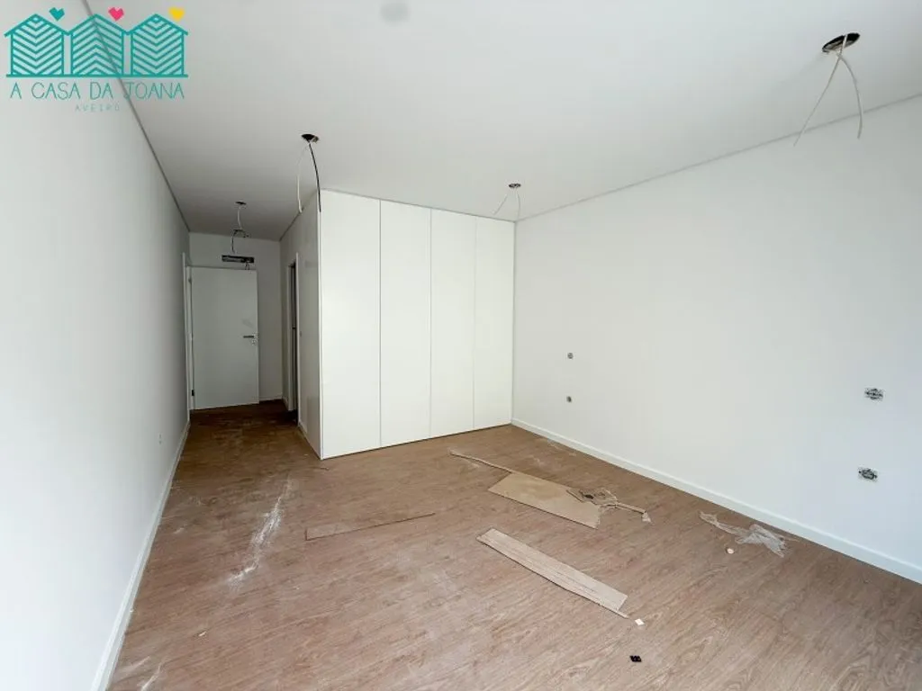 Pièces - Luxury Flat with Balcony in Aveiro