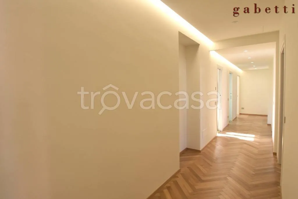 hallway_entrance