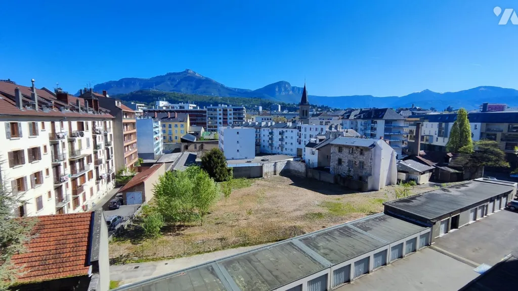 Balcon - Appartement Lumineux avec Balcons à Chambéry
