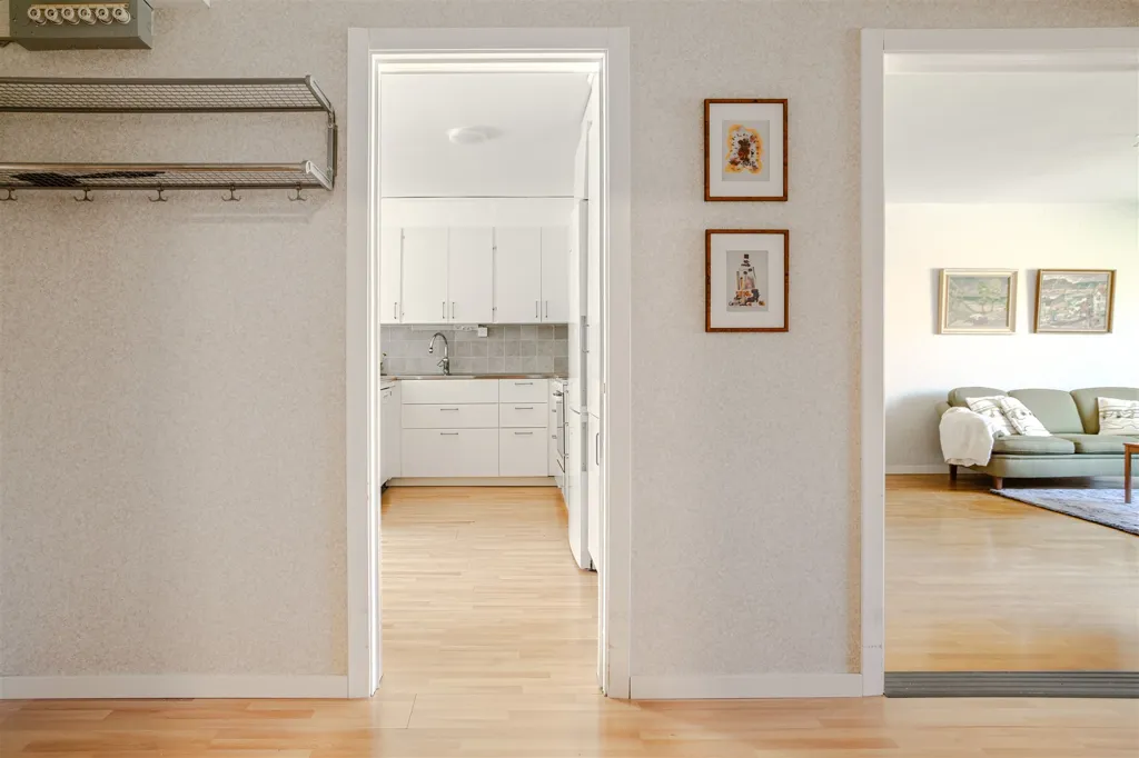 Hallway - Central 2nd Floor Flat with Balcony in Sundsvall