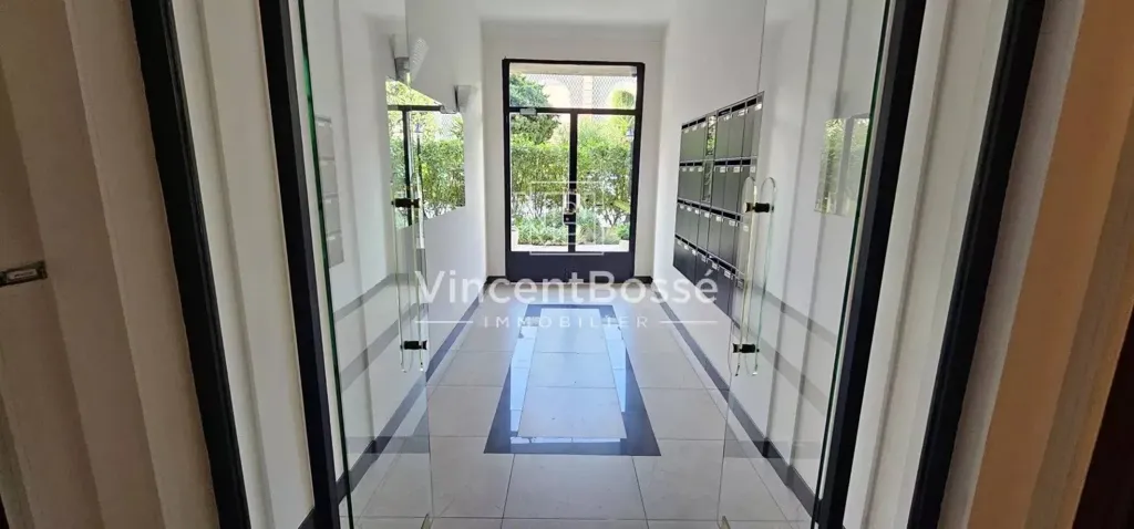 Hallway - Renovated Apartment with Balcony in Nice
