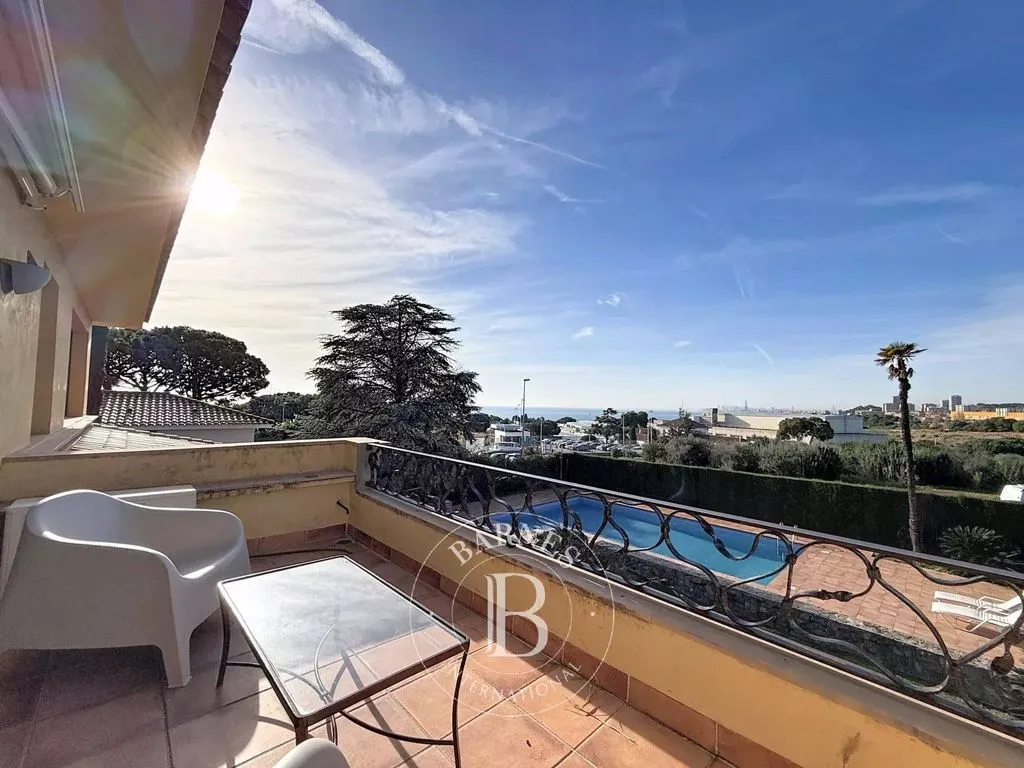 Terrass - Luxury Villa with Pool in El Masnou