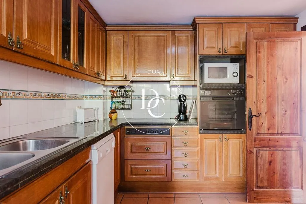 Cuisine - Luxury Villa with Mountain Views in Ger
