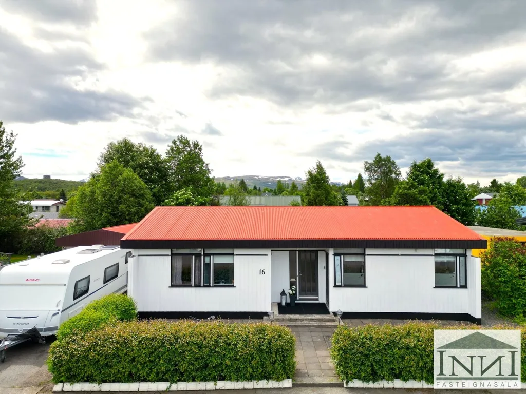 Vista aerea - Single-Floor House with Garden in Laugavellir