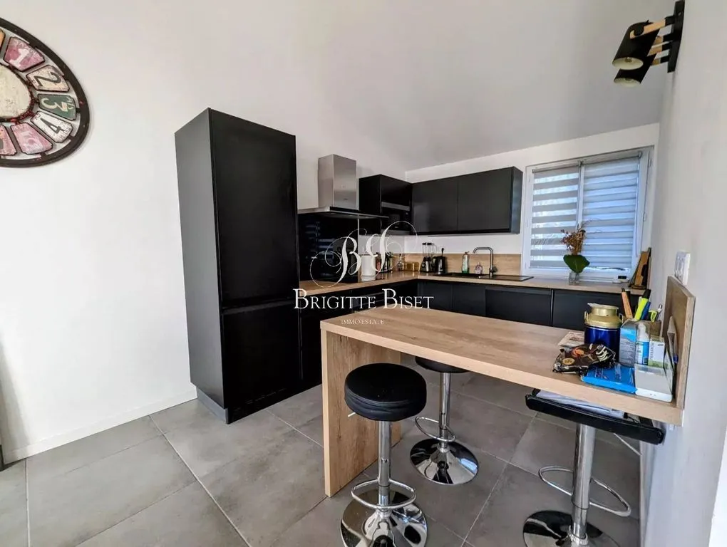 Cuisine - Villa Moderne avec Piscine à Sainte-Maxime